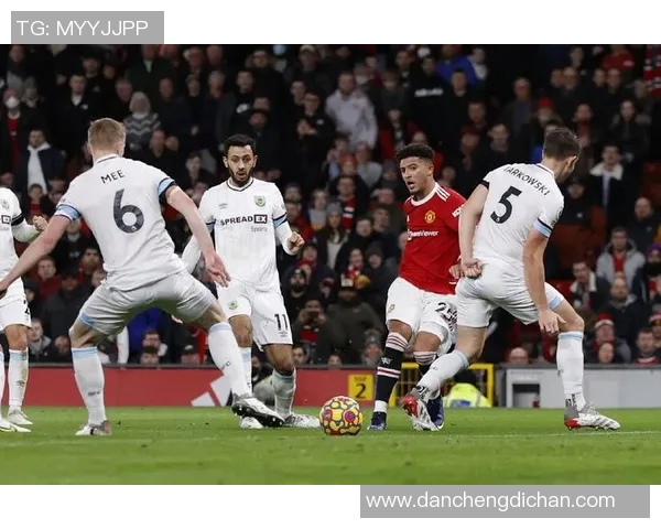 伯恩利与曼联精彩对决视频回放全程回顾与精彩瞬间分析